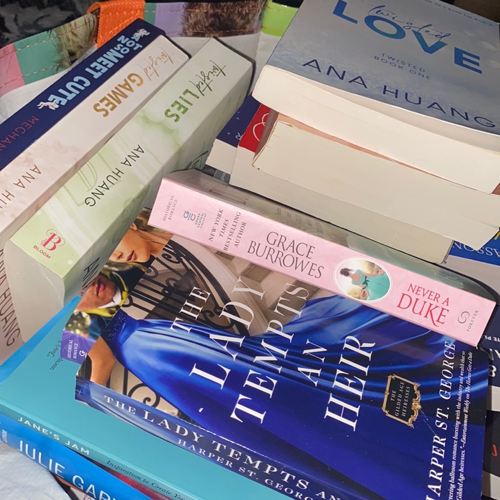 BOOK BUNDLE (5 ROMANCE BOOKS)
